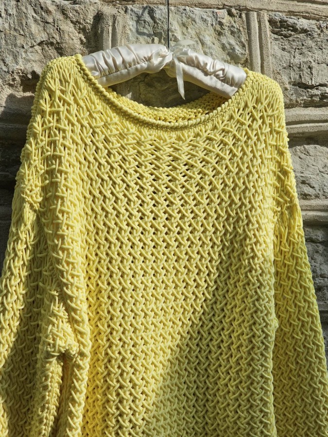 Lemon Lotus - Sweater 